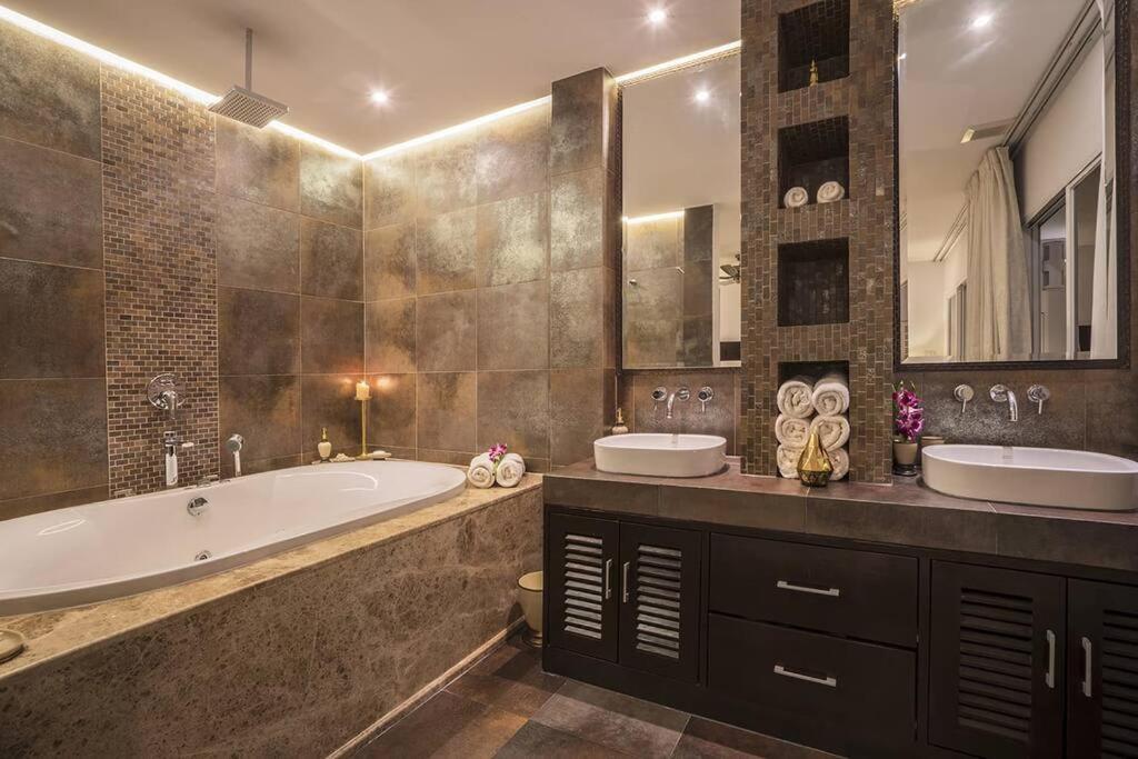 Villa Nirvana - Beachfront Tropical Chic 4Br Haven In Cape Panwa, Phuket Ban Makham Exterior foto