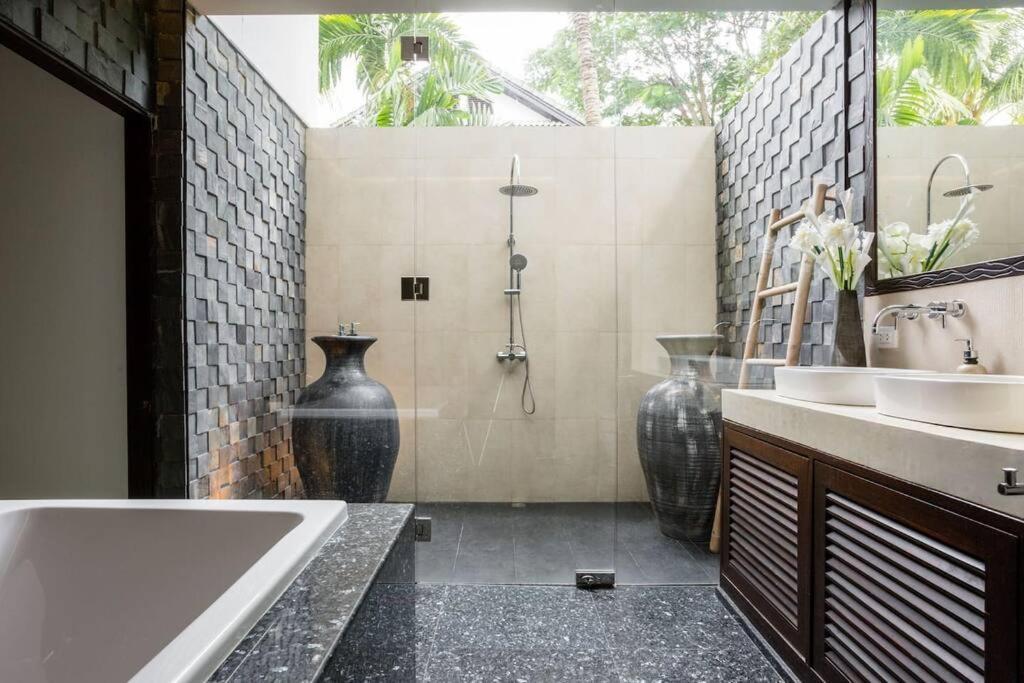 Villa Nirvana - Beachfront Tropical Chic 4Br Haven In Cape Panwa, Phuket Ban Makham Exterior foto